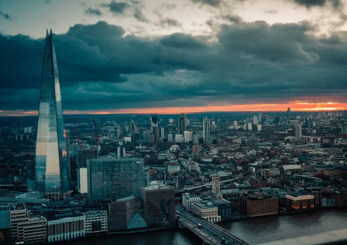 Skyline of London at dawn. Eldwick law is a boutique law firm specialising in dawn raid defence.